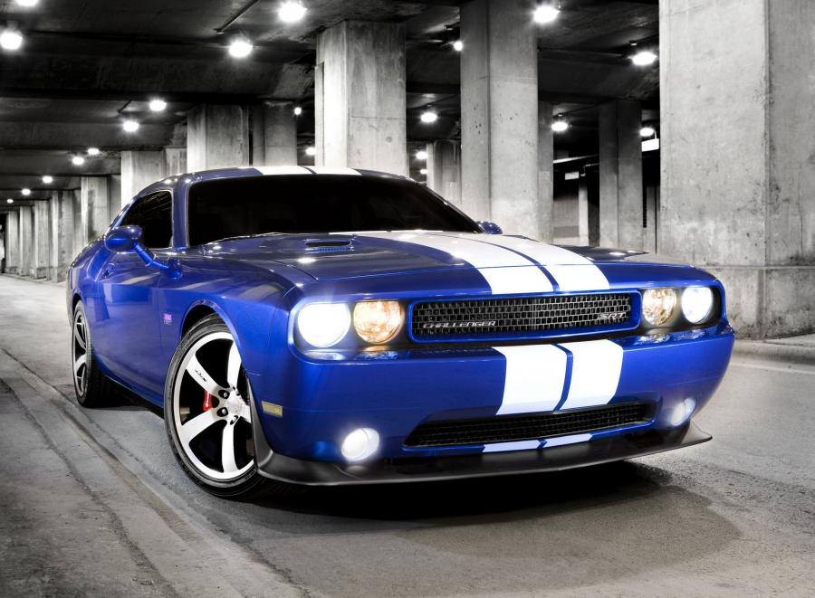  Dodge Challenger SRT8 392 Inaugural Edition 2010 года  (фото 9 из 36)